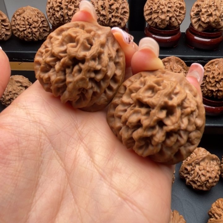 闪***️文玩核桃把件39尺寸