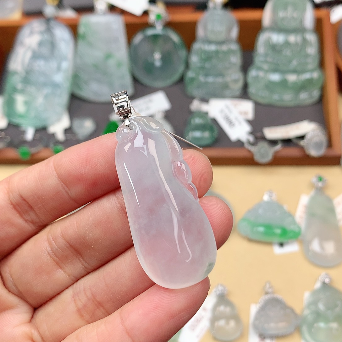 翡翠颈饰18K金镶嵌福瓜