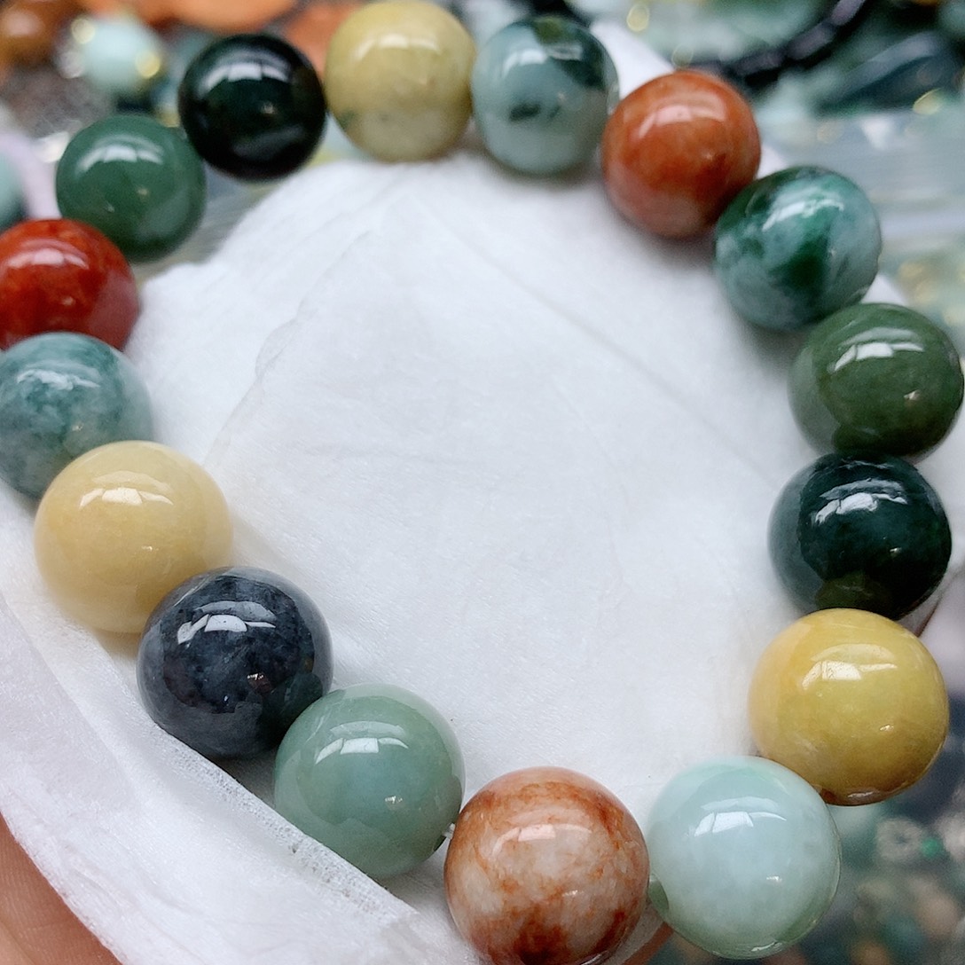 翡翠颈饰未镶嵌手串