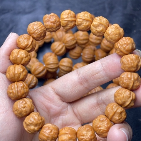 猴头核桃吊坠淡**切11的尺寸fv