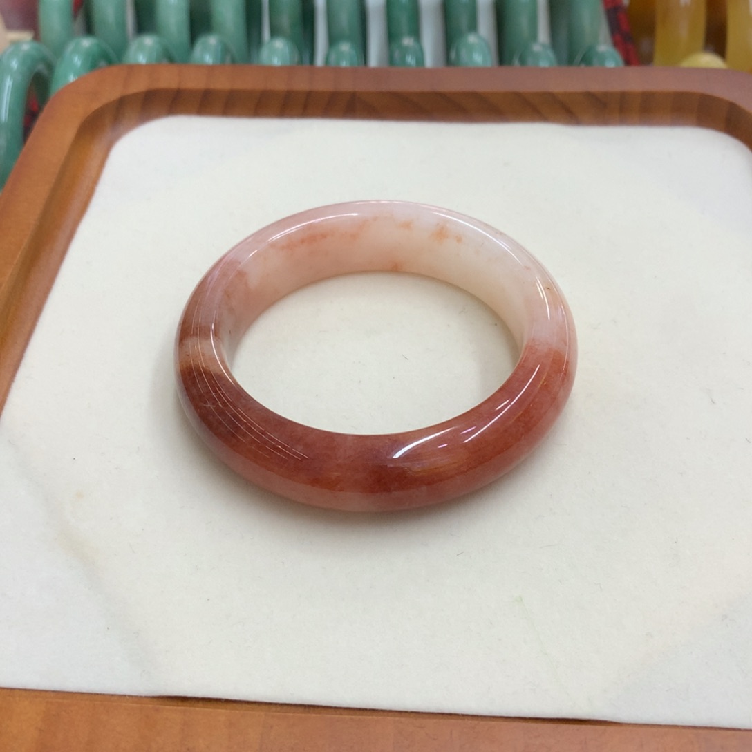 石英岩玉未镶嵌手镯