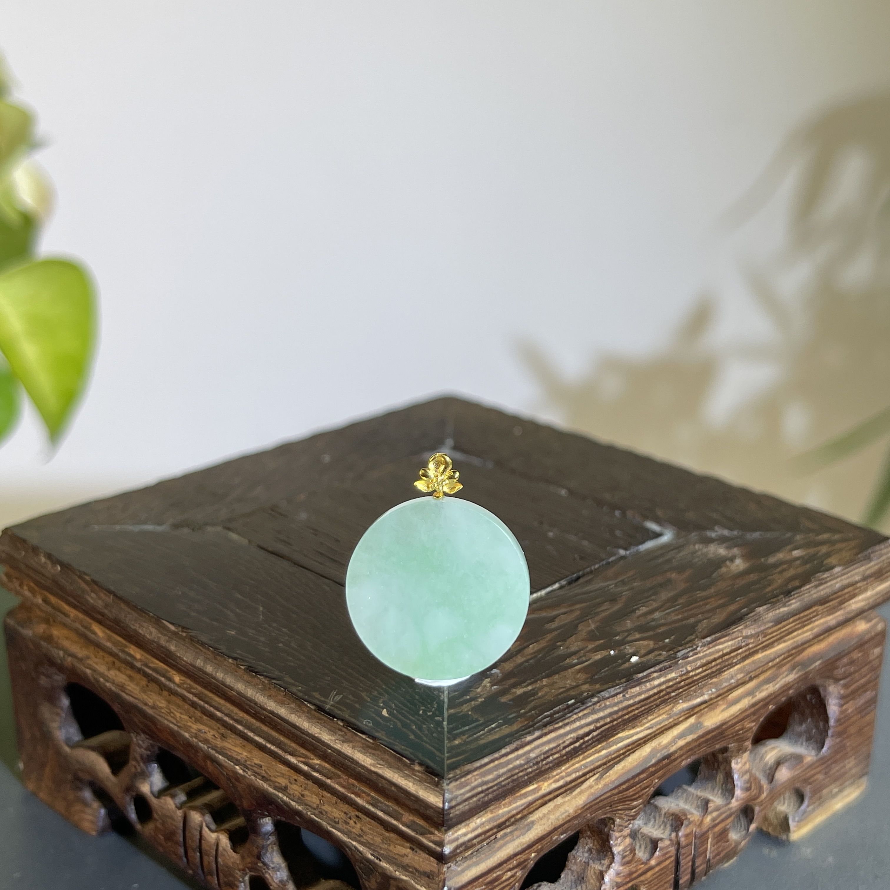 JGB19-016  天然缅甸A货翡翠  18K金扣无事牌