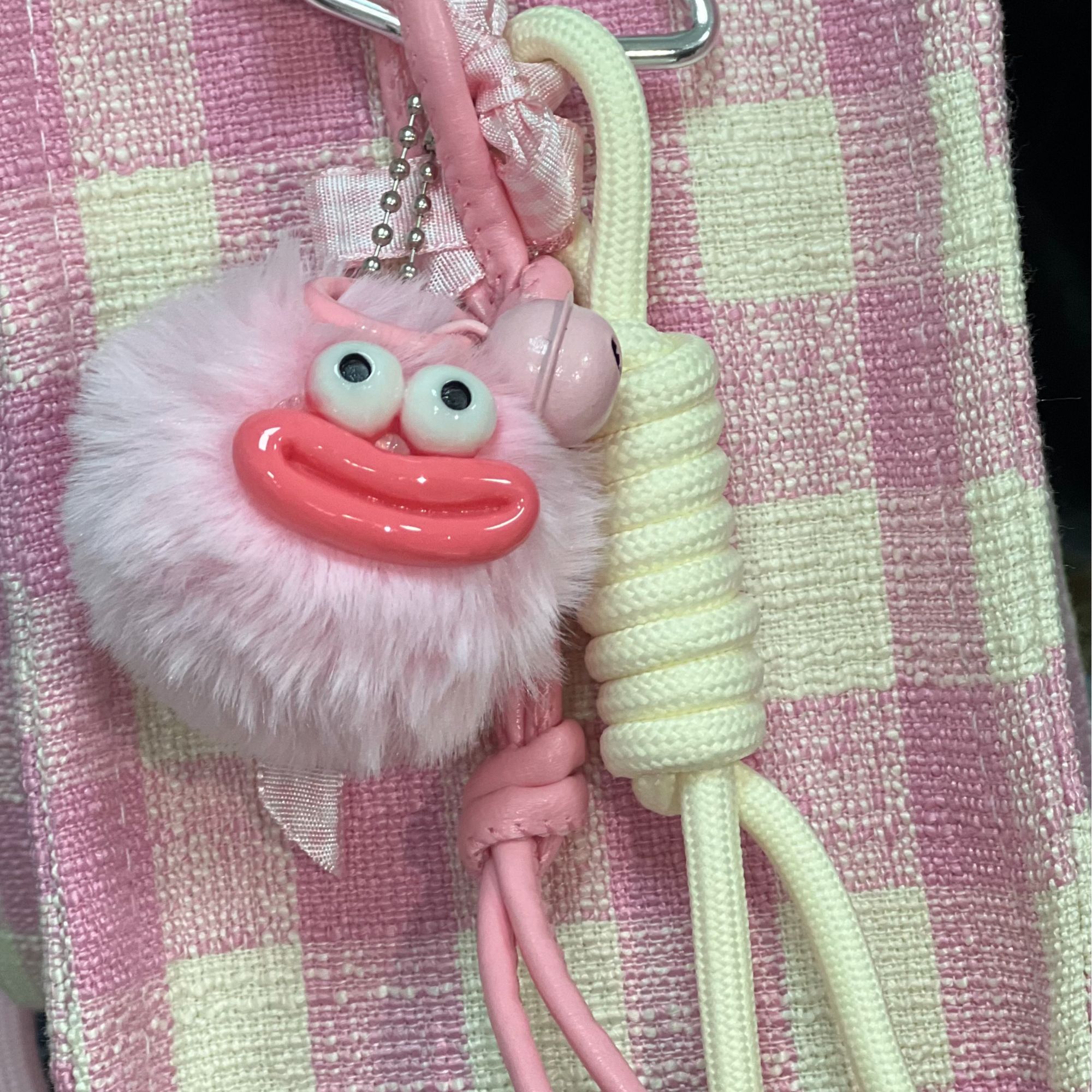 姚女士可爱香肠嘴挂件