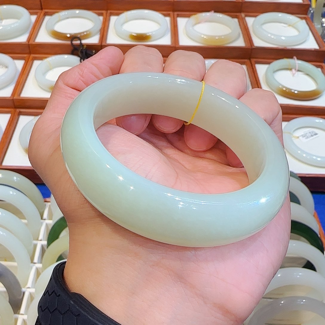 和田玉手镯未镶嵌且末暖青黄轮胎57 58 59