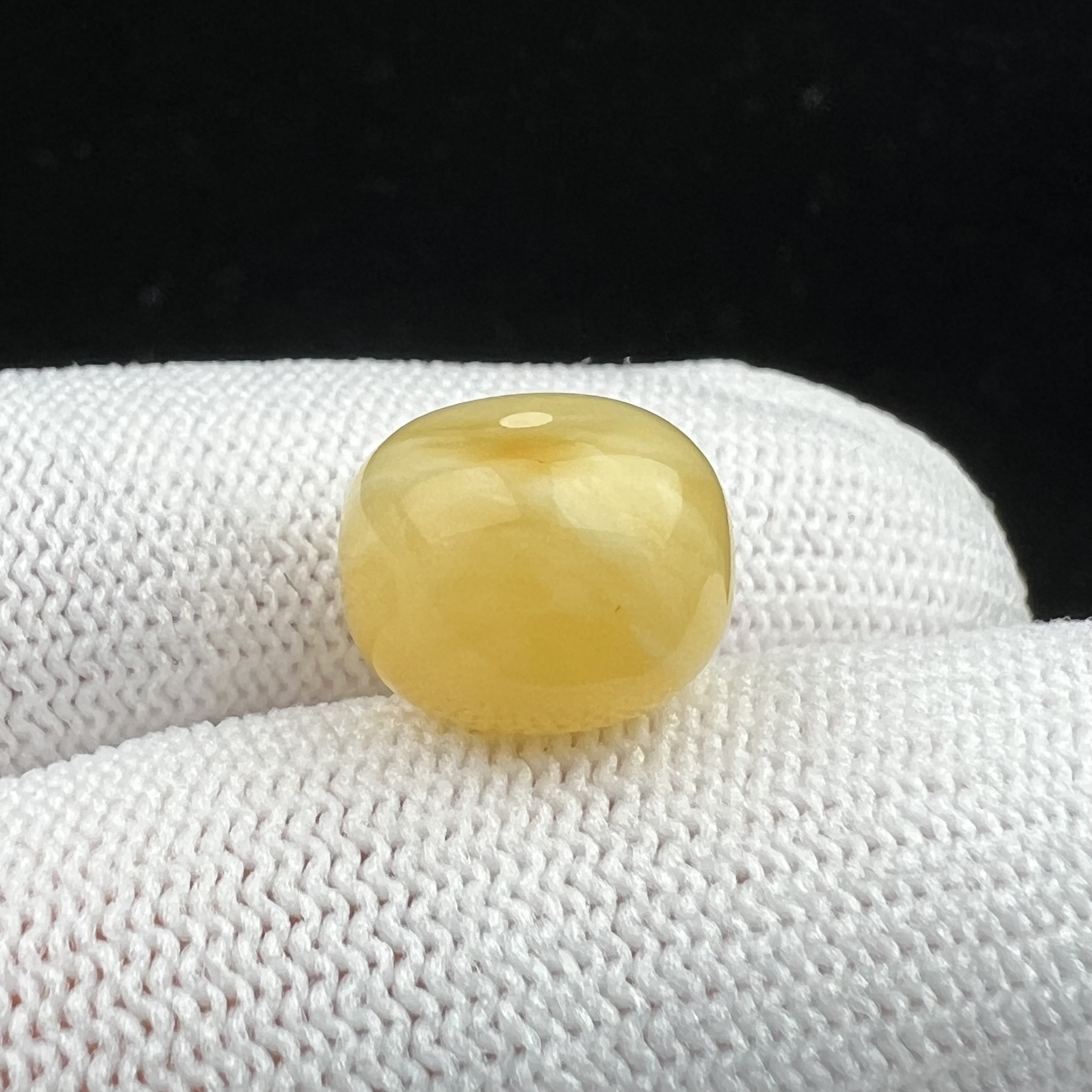 R2229天然原矿蜜蜡 鸡油黄墩子 12.6*9mm支持复检假一罚四