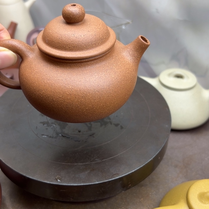 紫砂茶壶五彩容天200c v