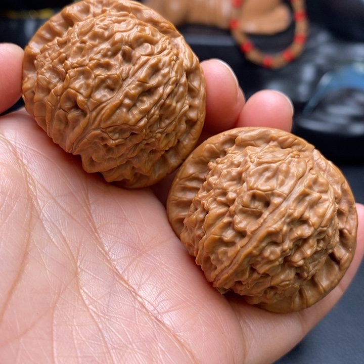 文玩核桃吊坠闷白41尺