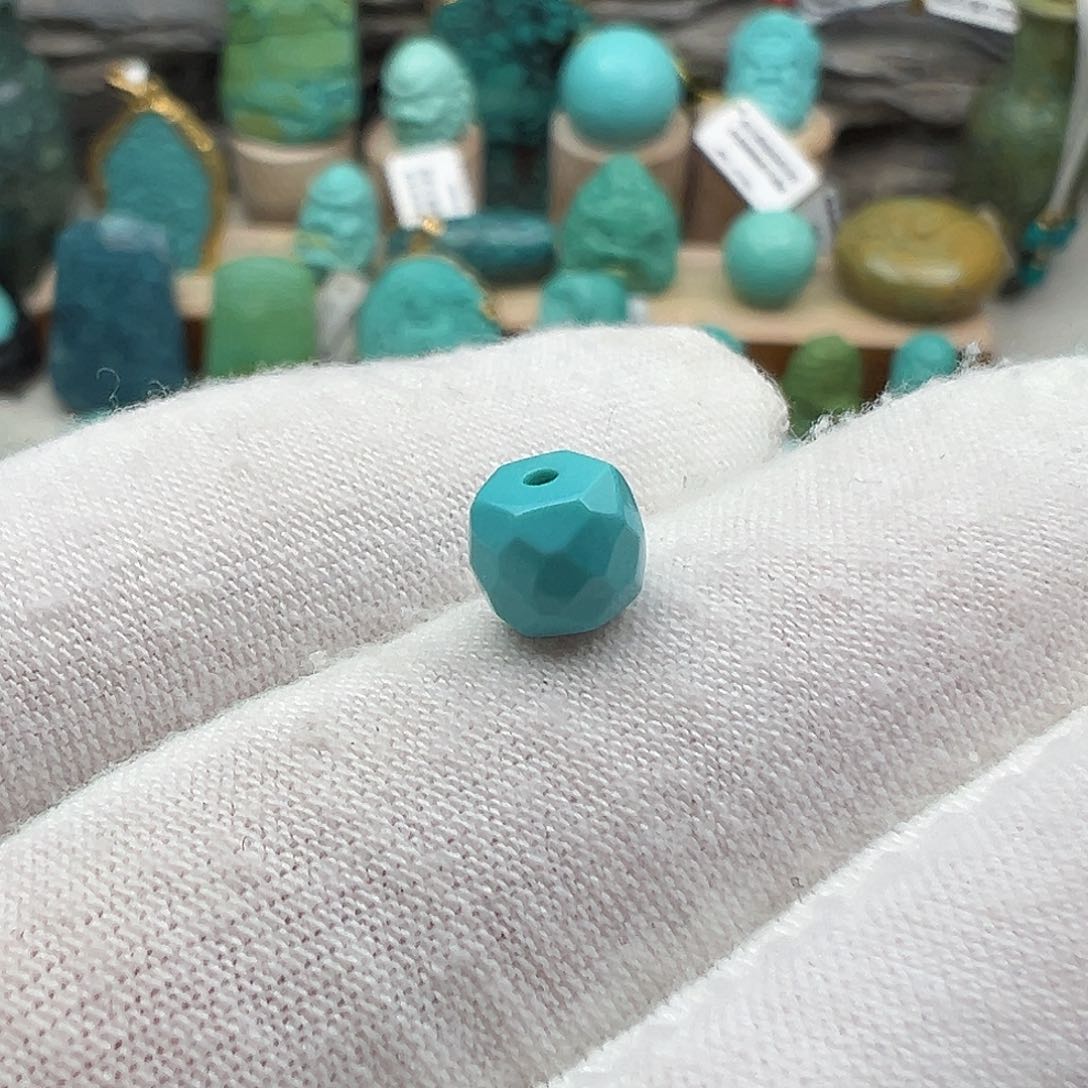 绿松石配饰未镶嵌