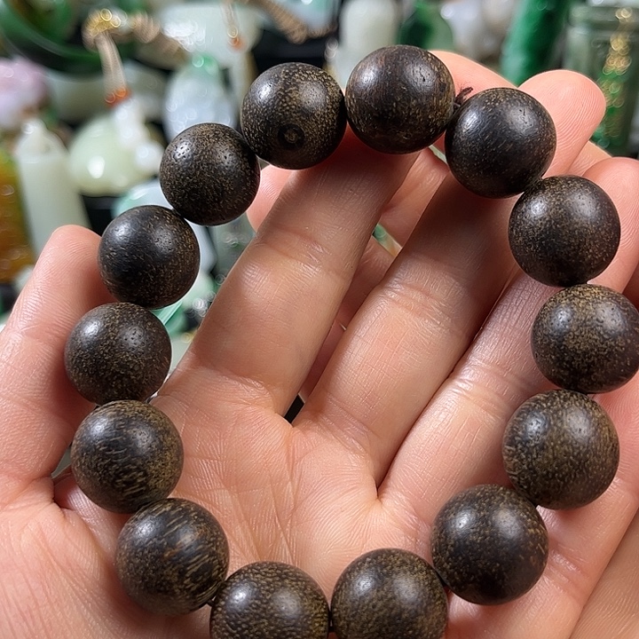 翡翠未镶嵌颈饰翡翠未镶嵌颈饰