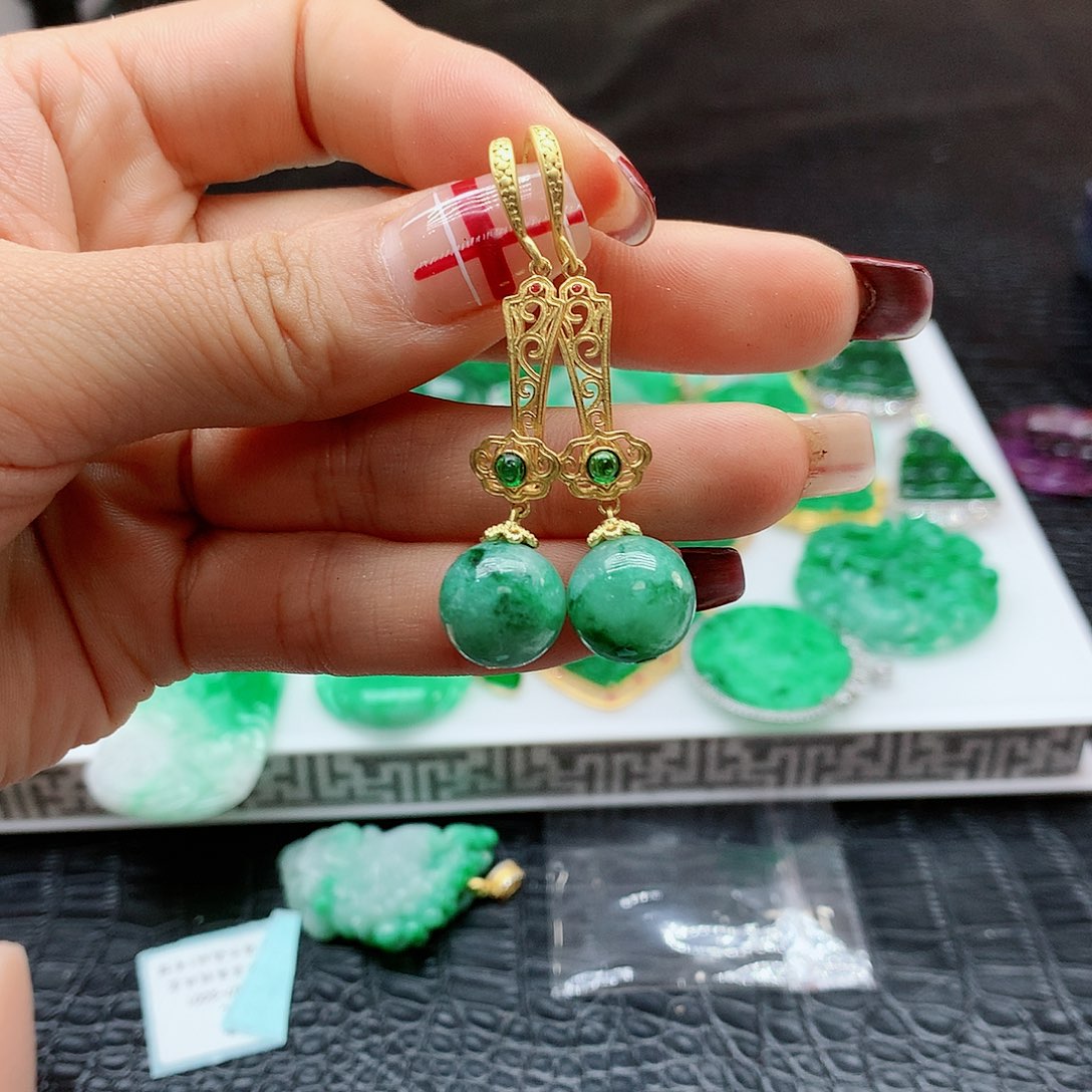 【闪购商品】翡翠耳饰未镶嵌，