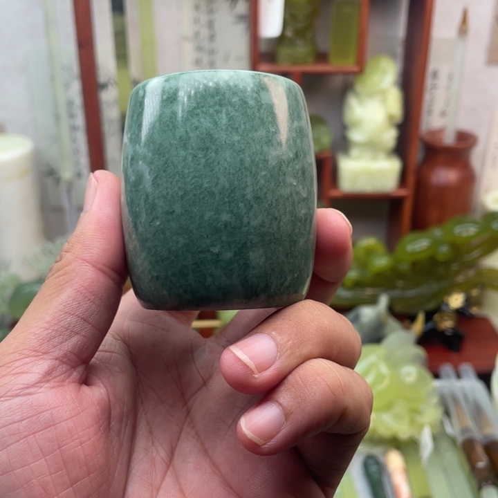 未镶嵌蛇纹石玉四大名玉杯子