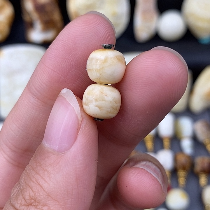 琥珀未镶嵌裸石9对珠c926