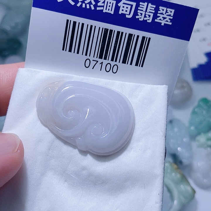 翡翠未镶嵌颈饰天光墟翡翠市场现金代购