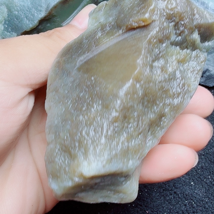 未镶嵌和田玉（糖玉）珠宝半成品