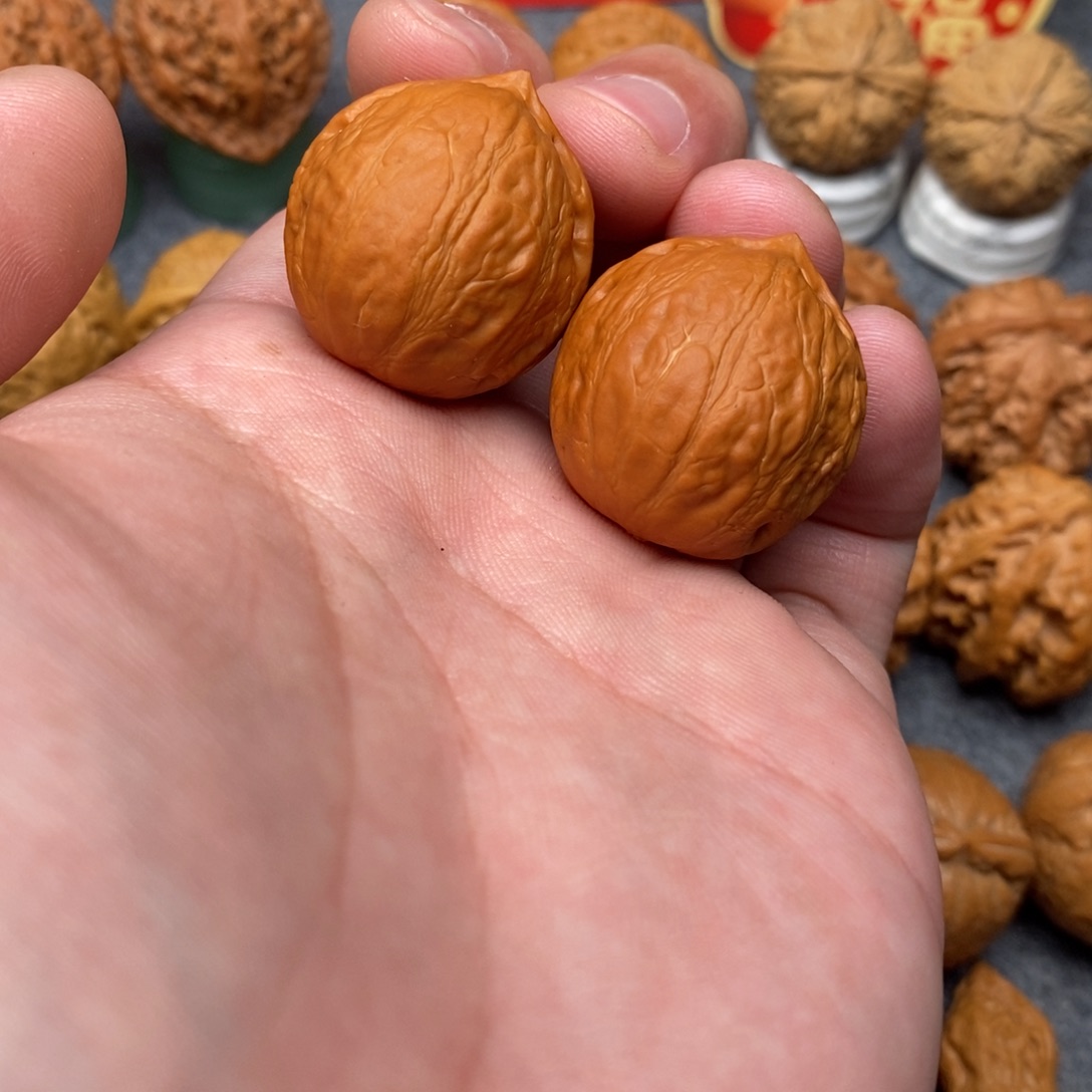 文玩核桃把件龙珠