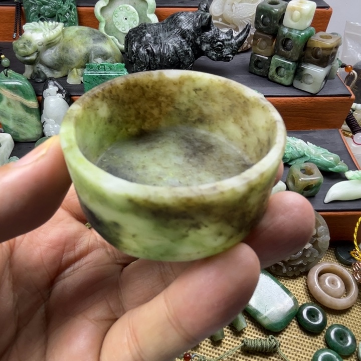 独山玉未镶嵌珠宝半成品