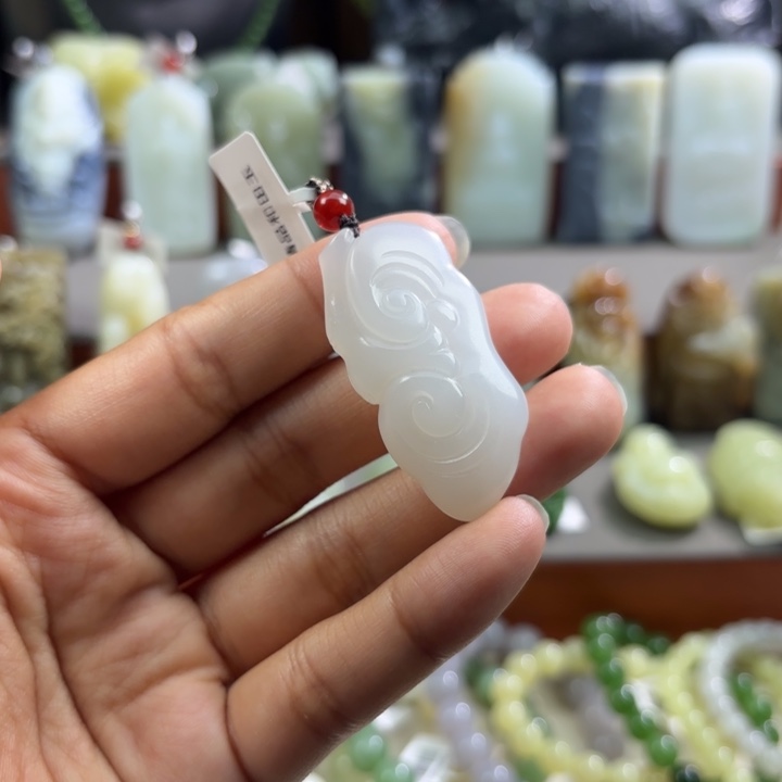 和田玉未镶嵌颈饰