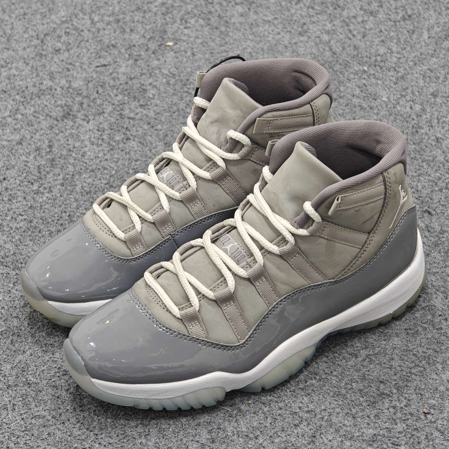 Aj11酷灰 43码原盒 成色很新 WW0805鞋