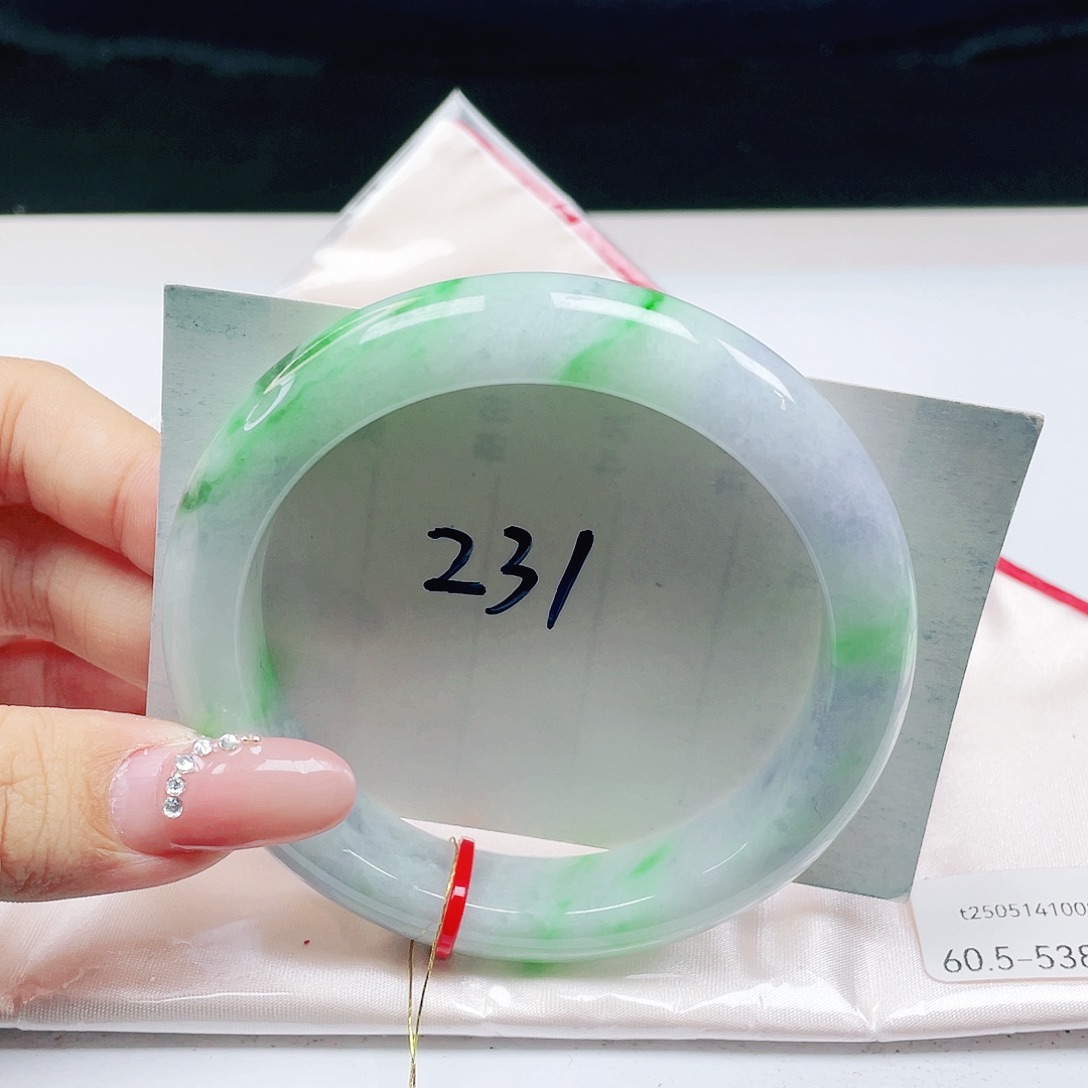 翡翠未镶嵌手镯 正圈60+