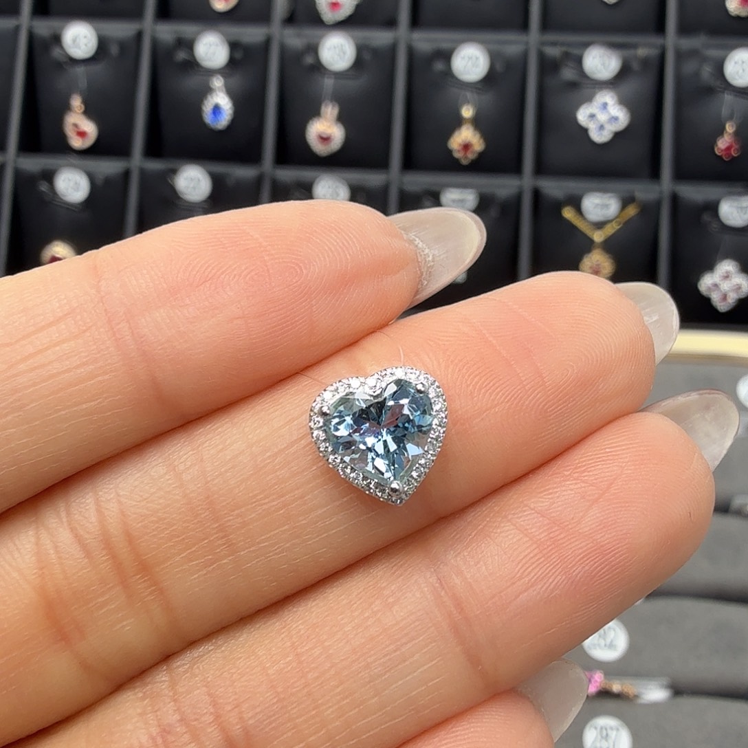 海蓝宝石18K金镶嵌吊坠(不含链)0.87克拉