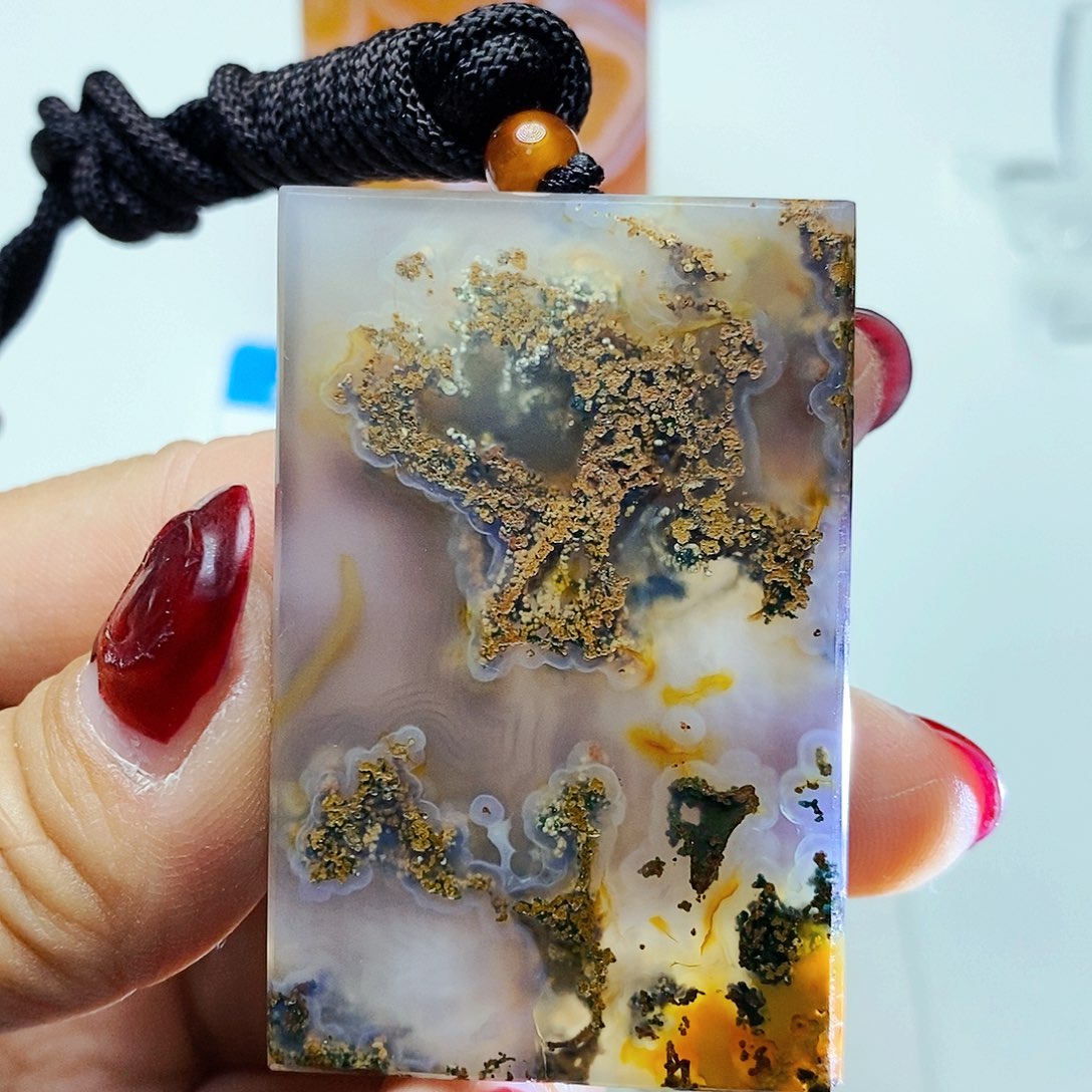 玛瑙/玉髓颈饰未镶嵌山*子