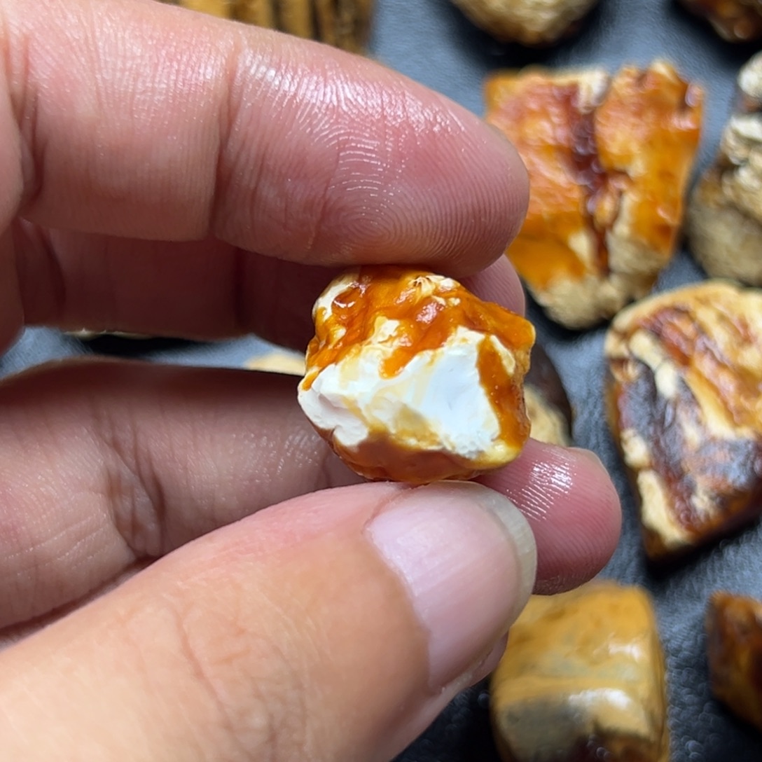 未镶嵌定制琥珀琥珀蜜蜡原石定制