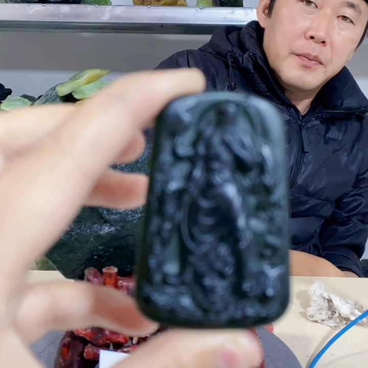 未镶嵌蛇纹石玉颈饰半****）