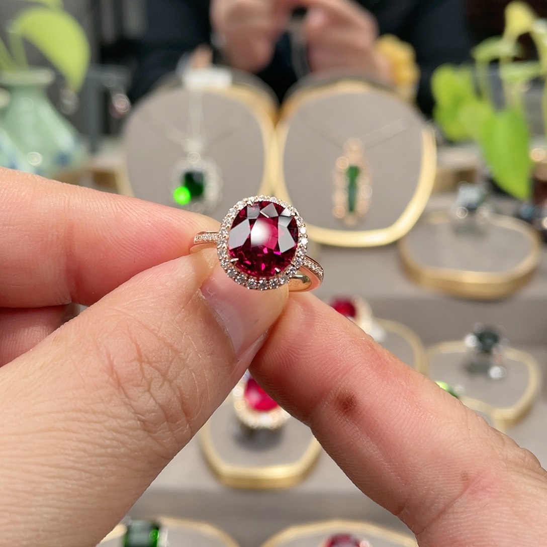 碧玺戒指18K金镶嵌4.36ct