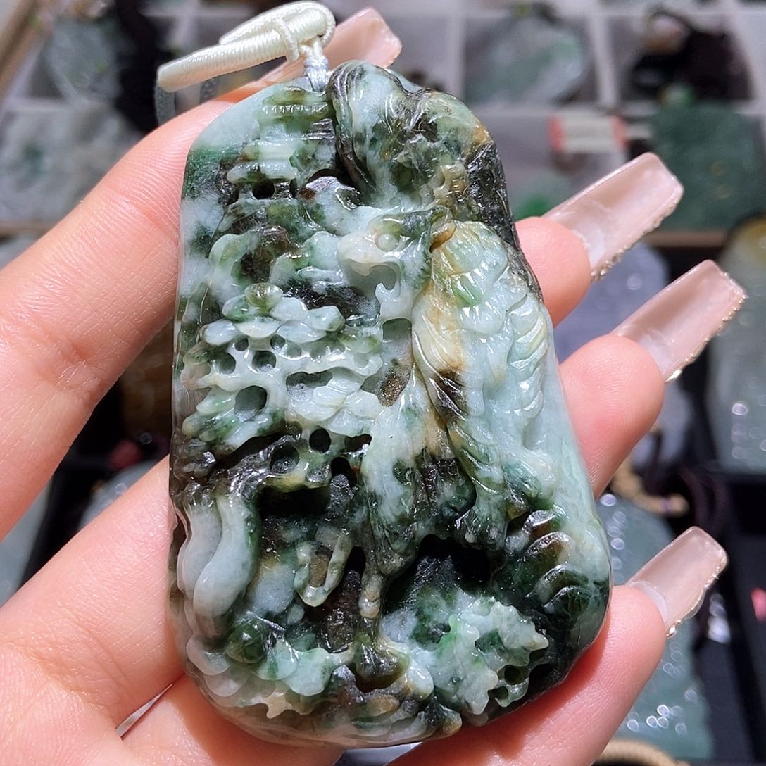 翡翠颈饰未镶嵌天然