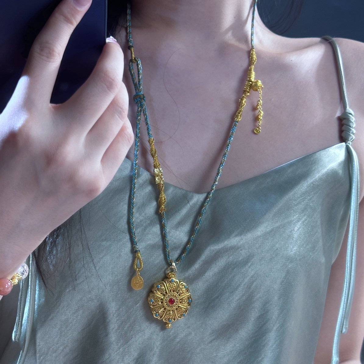 铜合金珐琅项链 珐琅彩镂空八宝罗盘嘎乌盒吊坠金佛挂坠