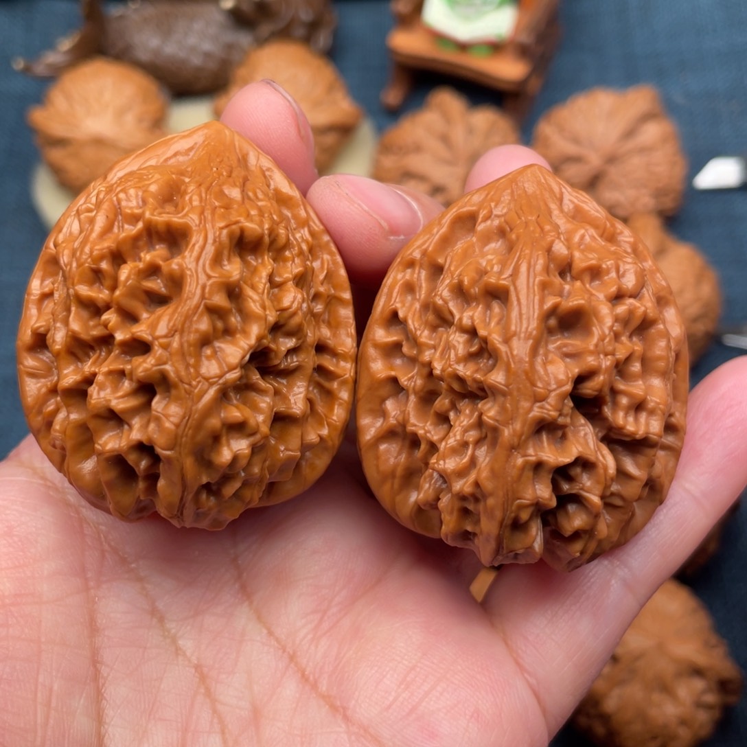 文玩核桃把件41老款红皮鸡心49克