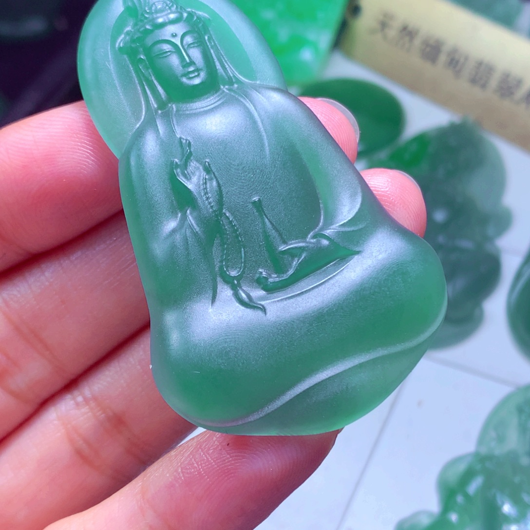 陪***冬定制翡翠未镶嵌天然