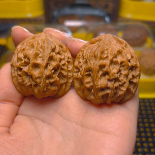 文玩核桃吊坠孟**！苹果园39