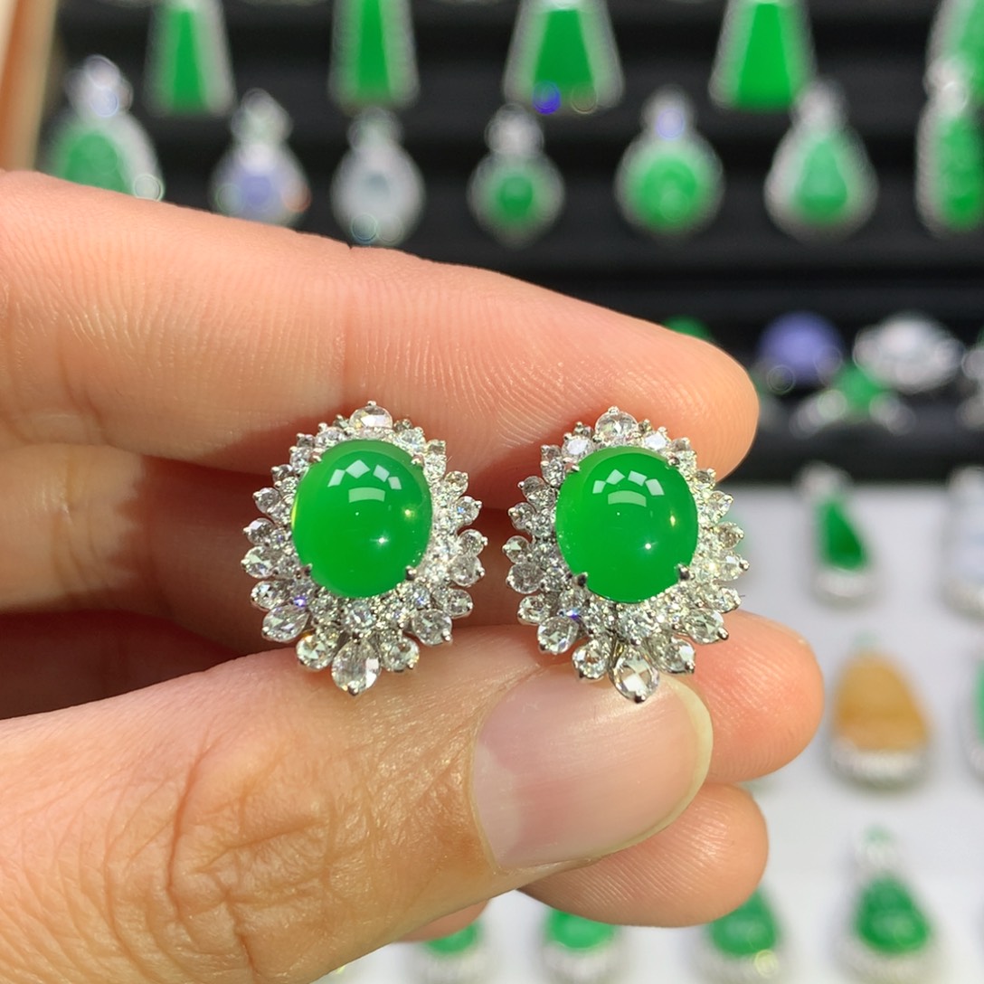 翡翠吊坠(不含链)18K金镶嵌