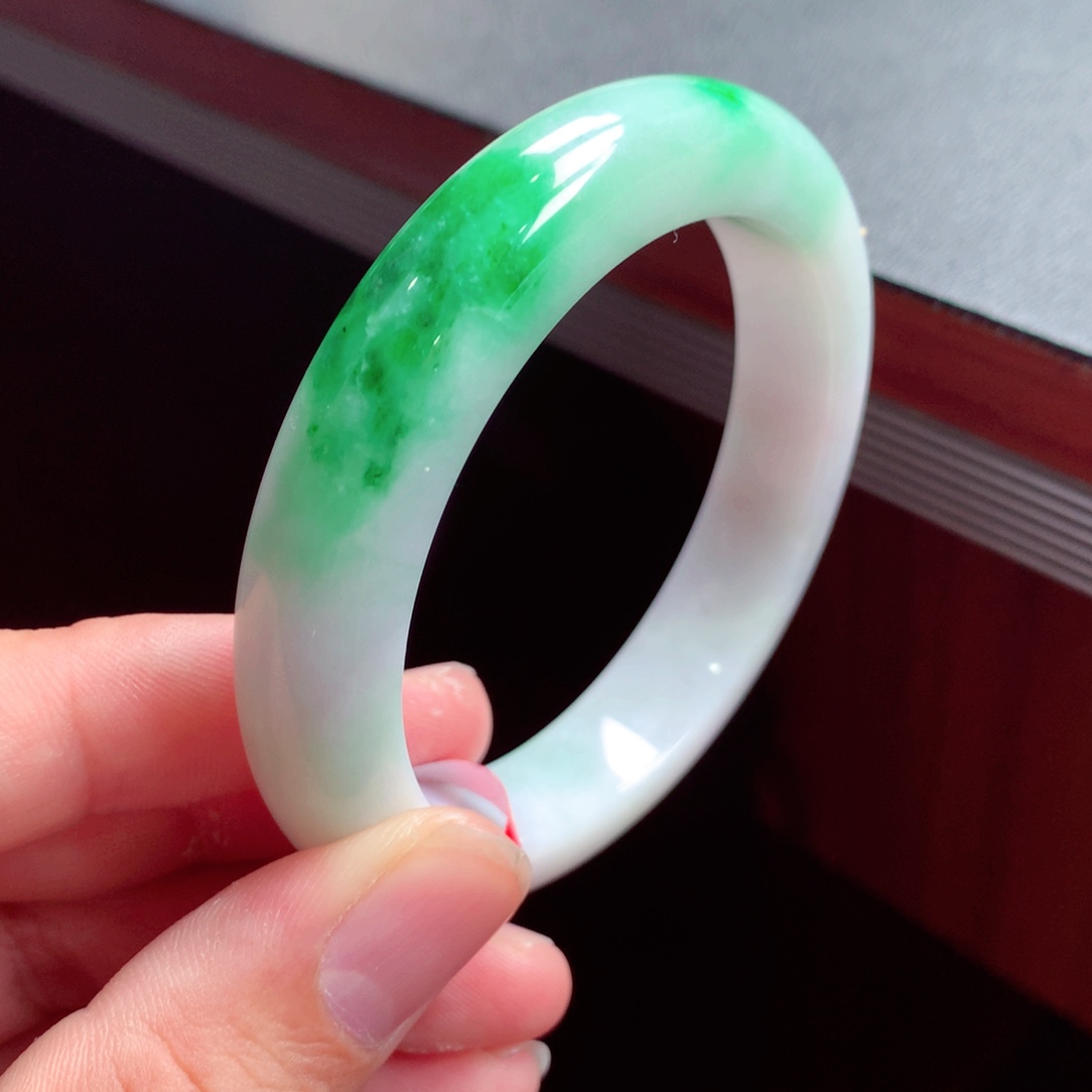 翡翠手镯未镶嵌缅甸翡翠