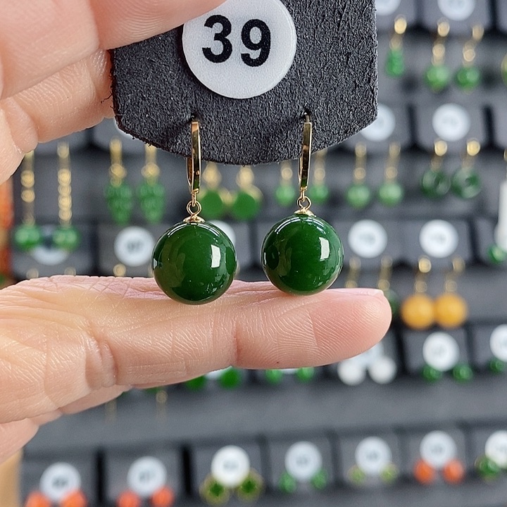 和田玉耳饰18K金镶嵌青*案