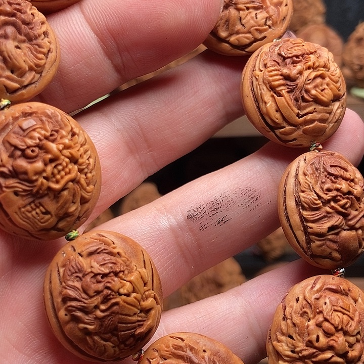 桃核浮雕钟馗手串