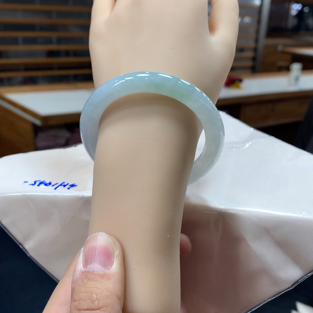 翡翠未镶嵌手镯翡翠