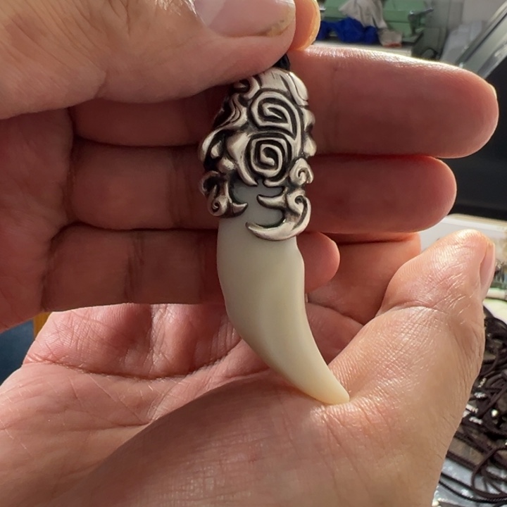 颈饰银S925镶嵌和田玉蒋****！