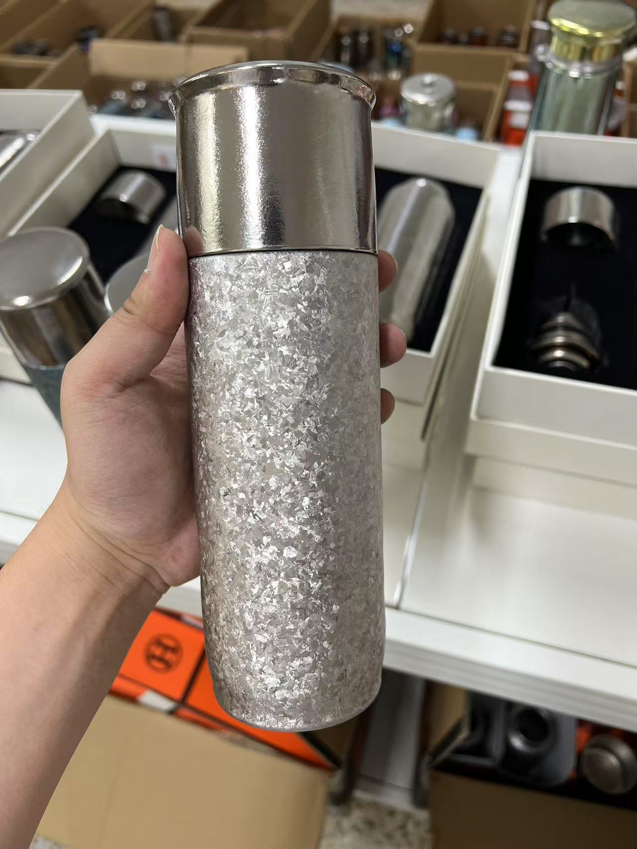 《微瑕450ml磁吸杯》纯钛磁吸保温杯450ml双层杯高档水杯