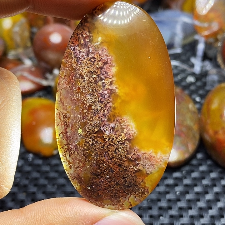 牧***王玛瑙/玉髓未镶嵌颈饰