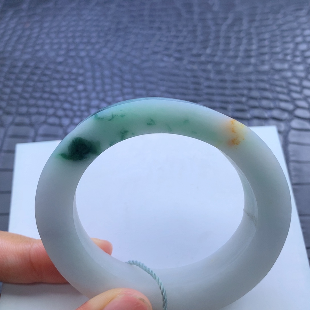 定制翡翠未镶嵌翡翠手镯