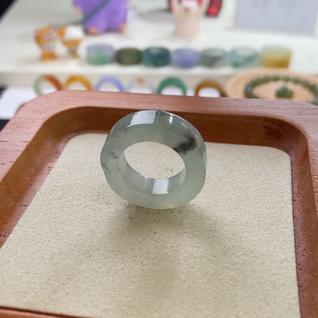 未镶嵌定制翡翠冰乌鸡 品质漏