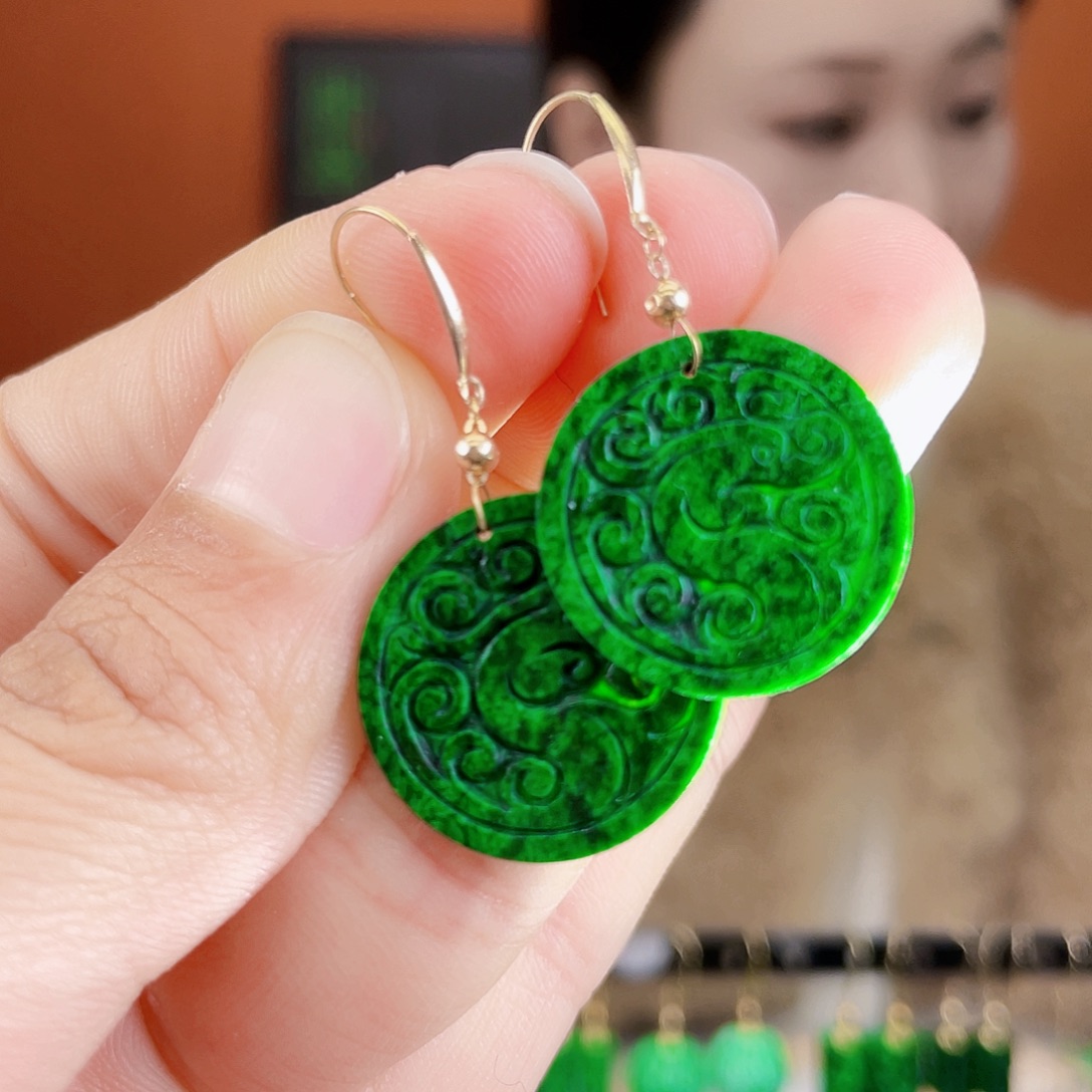 翡翠18K金镶嵌耳饰