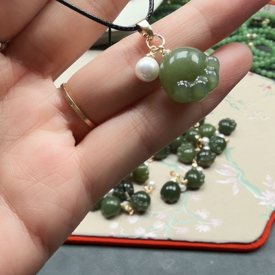 和田玉未镶嵌颈饰3