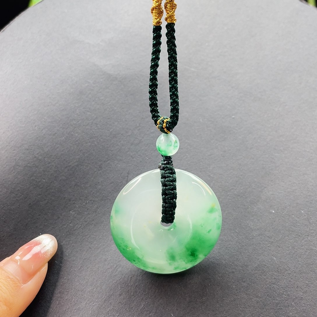 石英质玉吊坠(赠链)未镶嵌佳