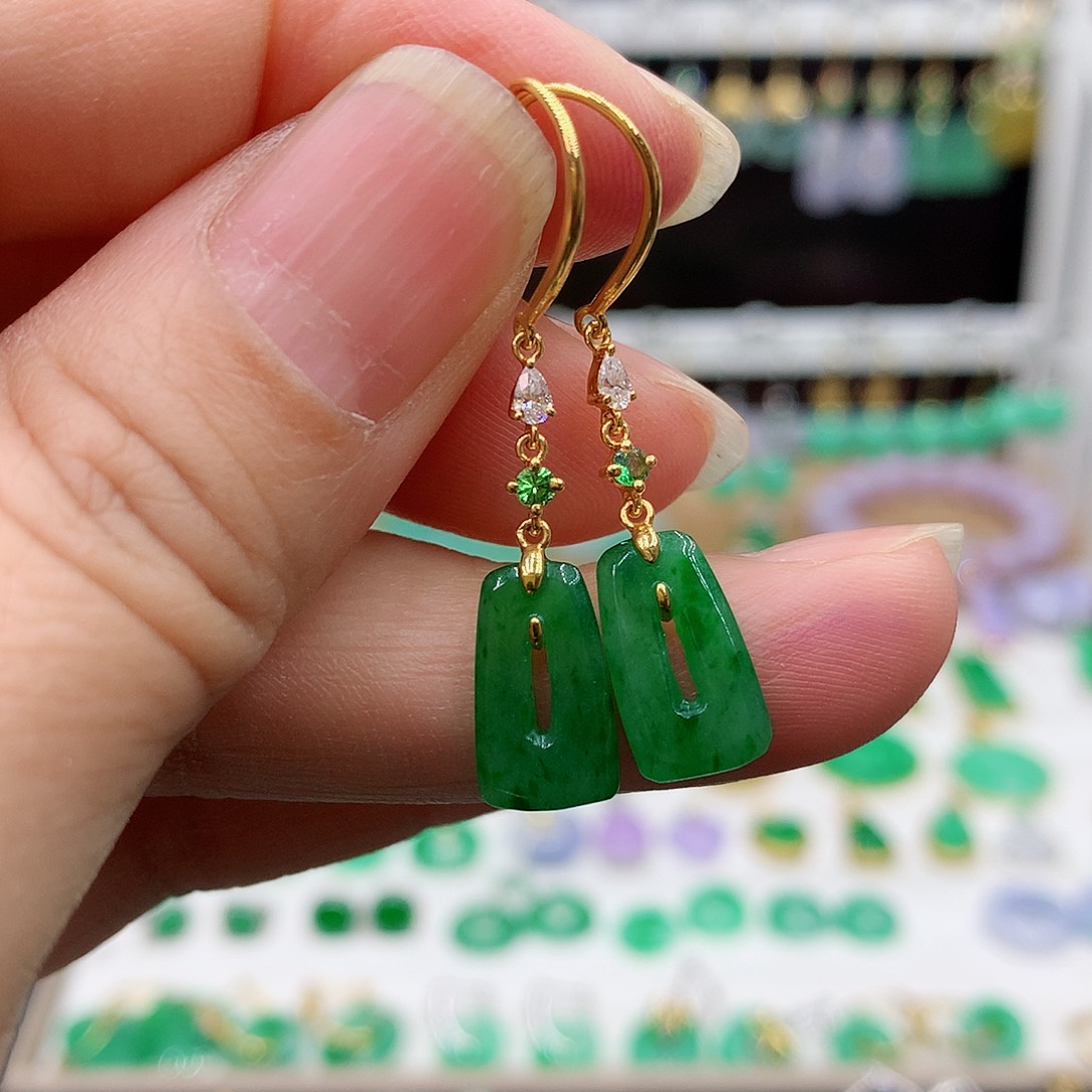 翡翠耳饰18K金镶嵌的