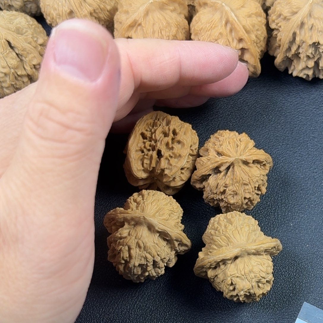 l***明吊坠文玩核桃盘虎苹果