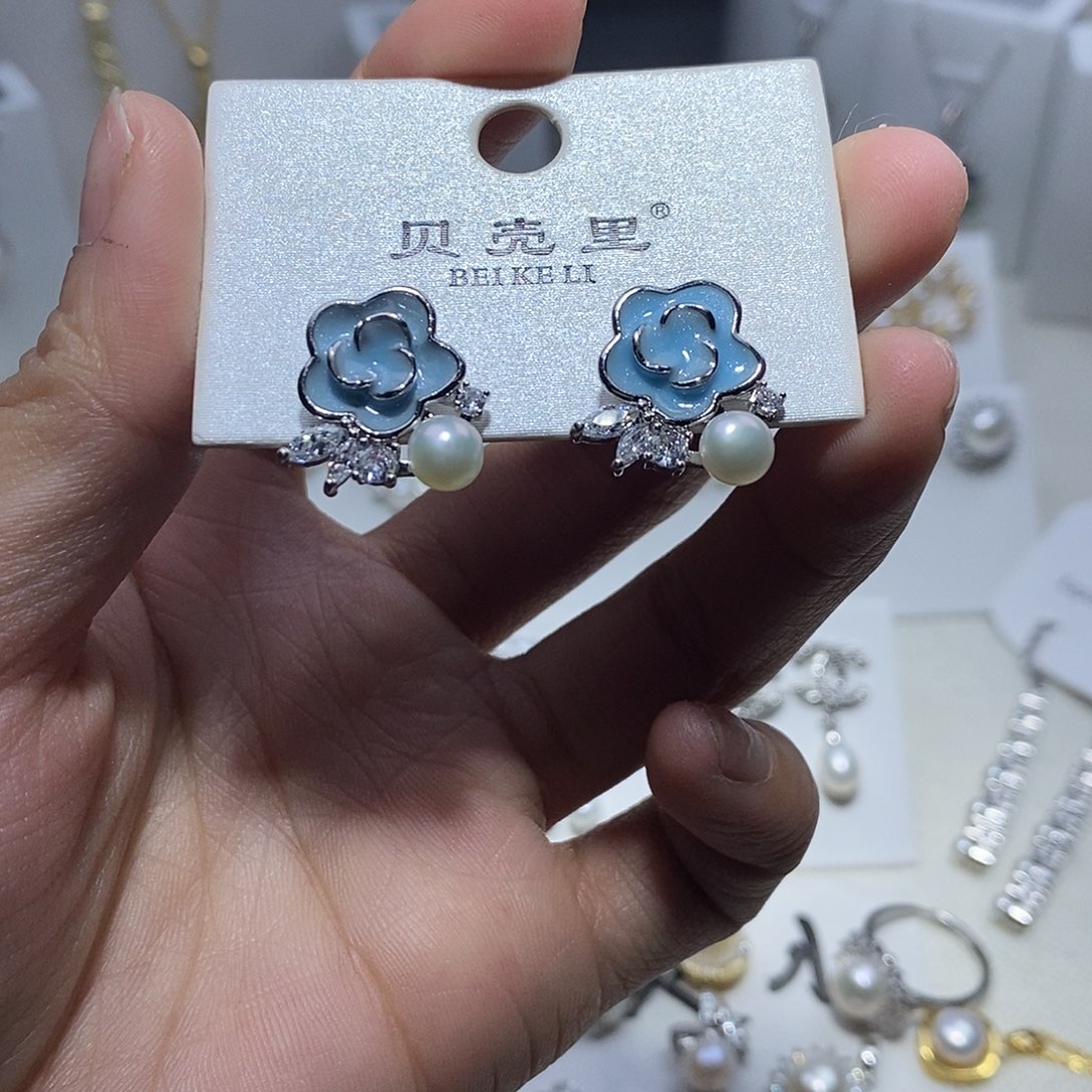 淡水珍珠耳饰未镶嵌