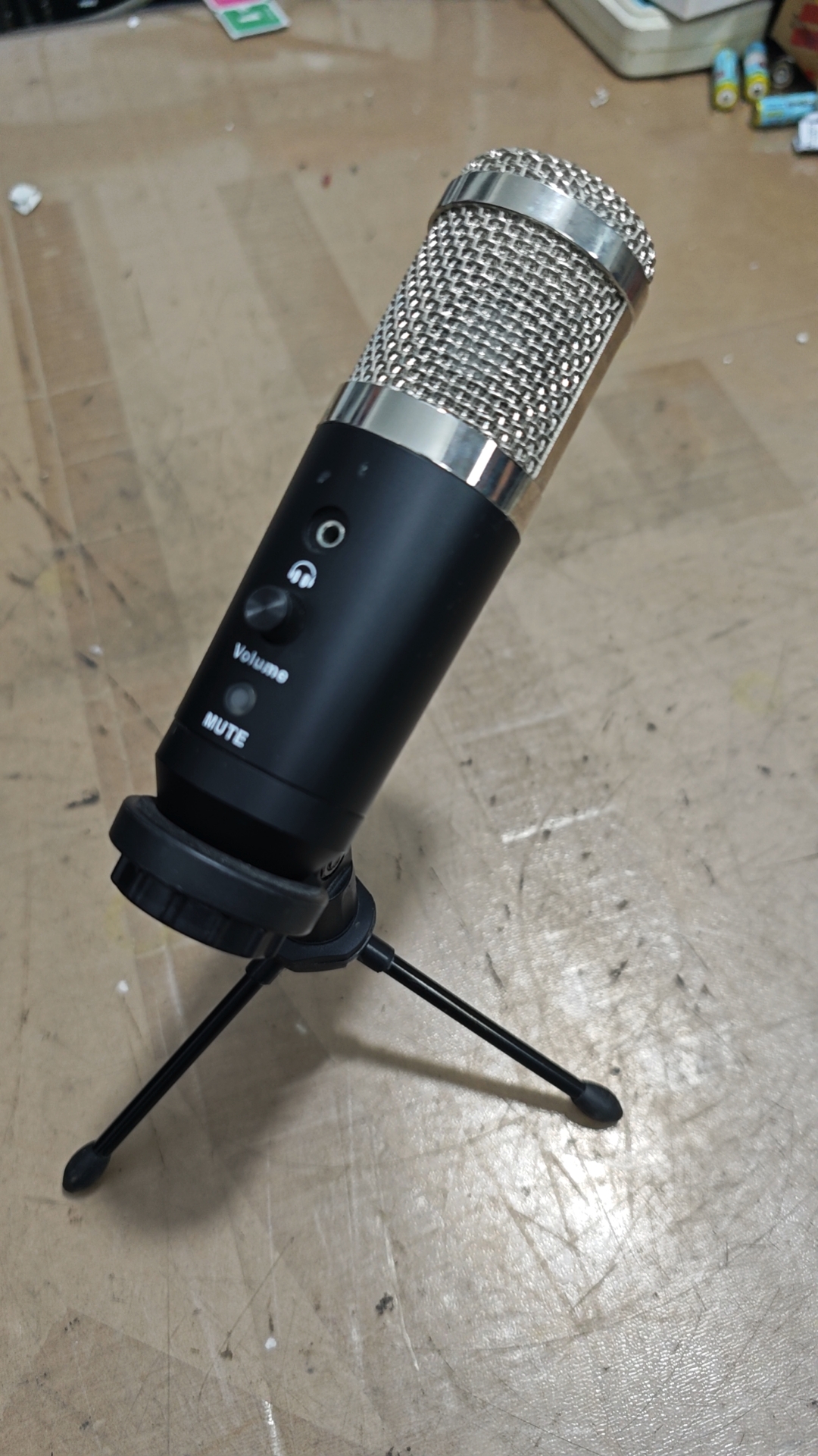 8新  电容麦一个，不包邮